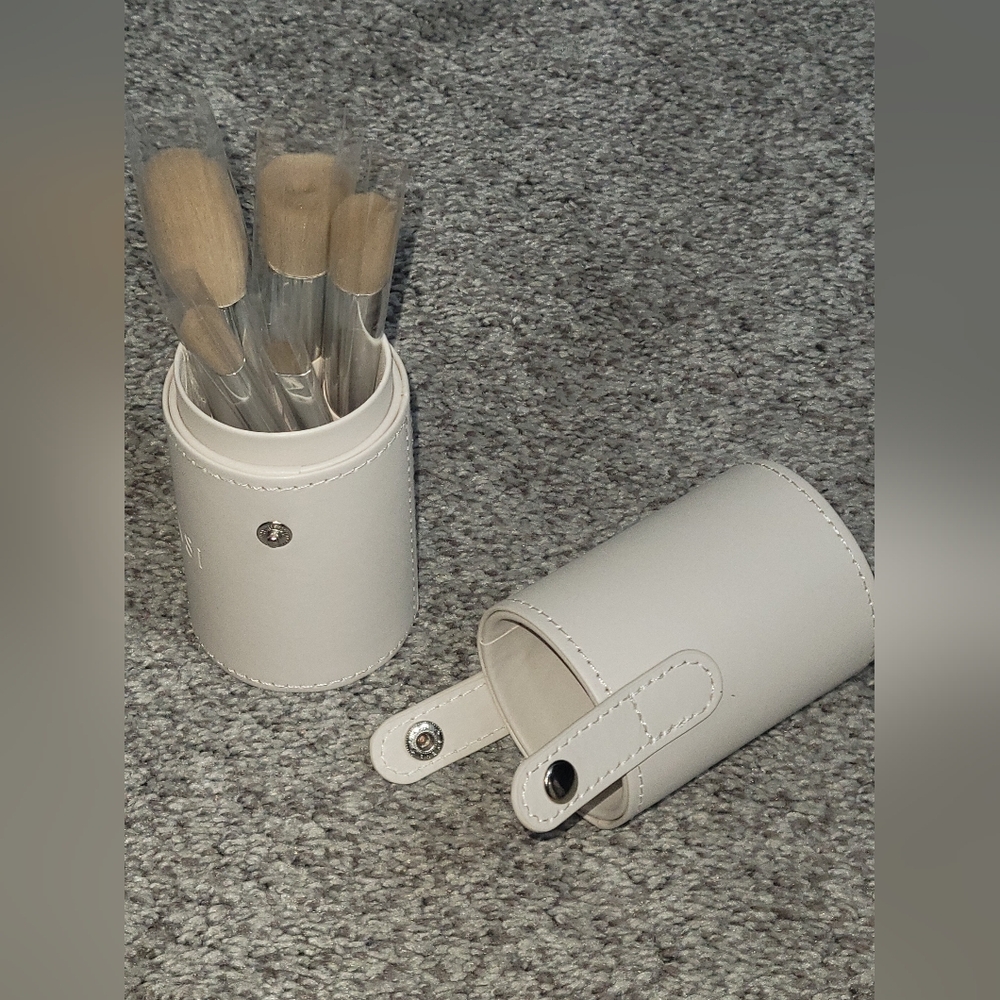 Farmasi Makeup Brush Set with Cream Holder